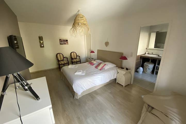 Location de vacances pour 8 personnes, avec jacuzzi et jardin à Nieul-sur-Mer - 3