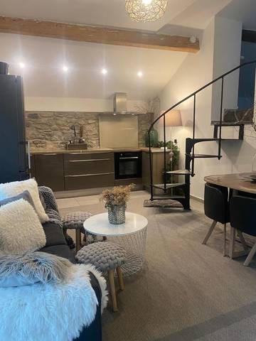 Gîte pour 4 personnes, avec vue ainsi que jardin et terrasse à Ville-la-Grand
