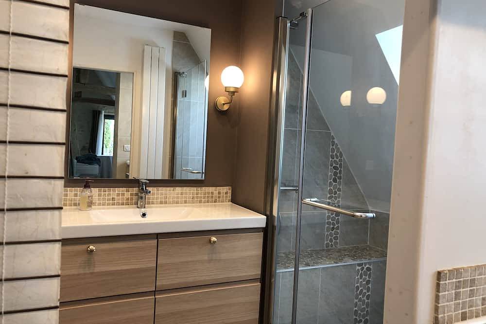 En Campagne un Petit Studio Douillet, Tout Équipé, à Deux pas D'azay le Rideau in Cheillé, Loire Valley