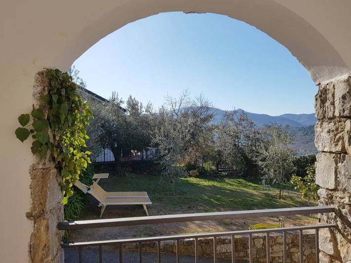 Location de vacances pour 6 personnes, avec vue et jardin à Cisano sul Neva - 3