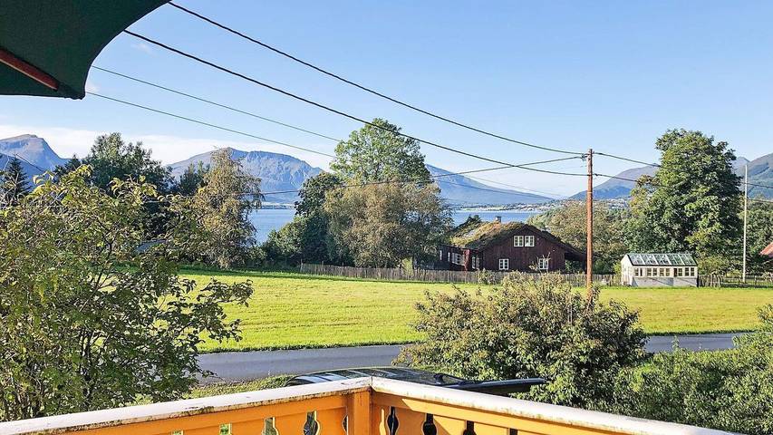 Ferienhaus für 6 Personen, mit Ausblick und Terrasse sowie Garten - 1