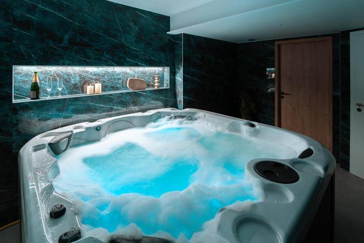 Maison de vacances pour 10 personnes, avec terrasse et jacuzzi - 1