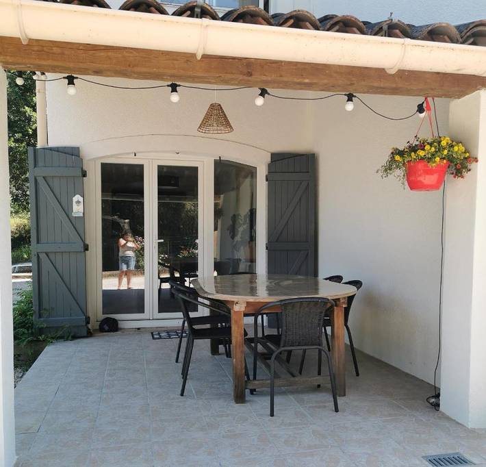 Appartement de vacances pour 4 personnes, avec jardin ainsi que vue et terrasse