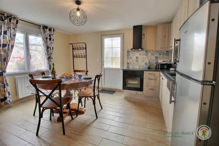 Gîte pour 4 personnes, avec jardin à Plourivo - 3