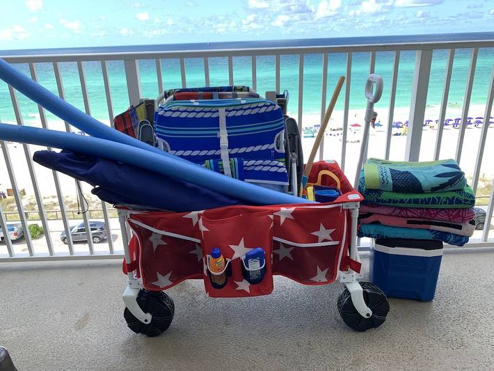 Vacation rental for 7 people, with pool and balcony as well as hot tub in Miramar Beach