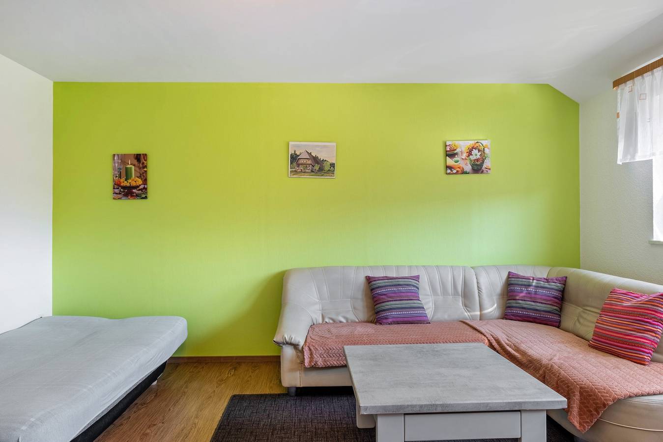 Ganze Wohnung, Ferienwohnung 'Gartenblick' mit Bergblick, privater Terrasse und Wi-Fi in Schramberg, Mittlerer Schwarzwald