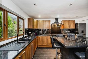 Bed And Breakfast for 2 People in South-Wales, Swansea region, Photo 3