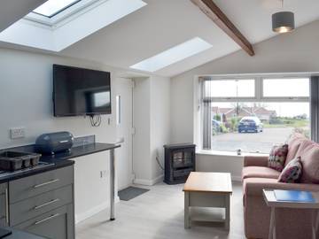 Log Cabin for 2 People in Bridlington, East Riding of Yorkshire, Photo 2