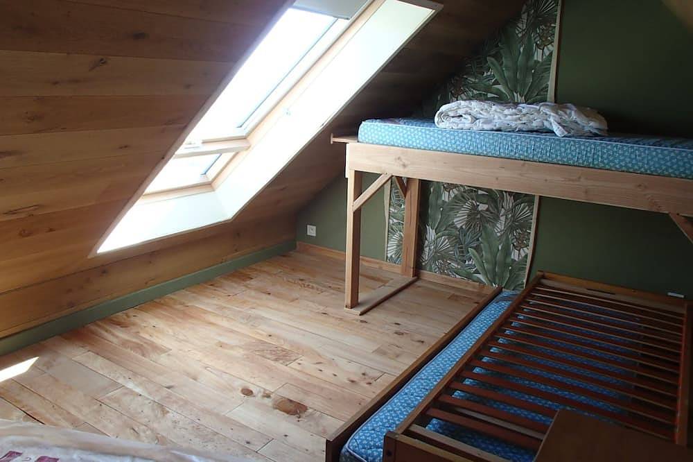 Chez Joséphine : freshly renovated old house, 2 steps from the ocean in Pointe du Raz, Plogoff