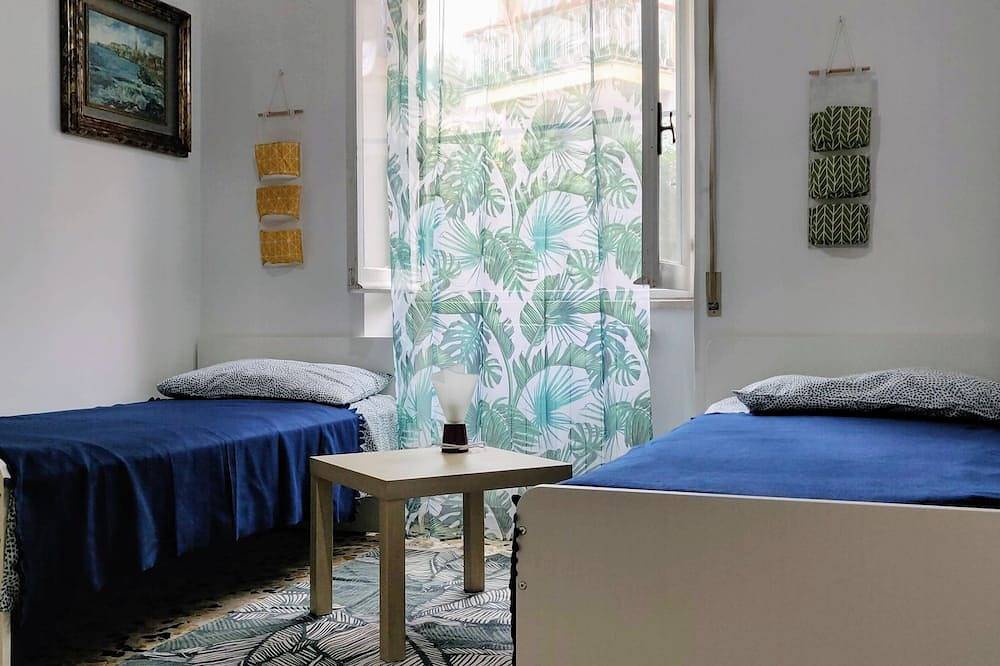 Entire apartment, House of Ulysses: private garden and parking. in Gaeta, Latina Province