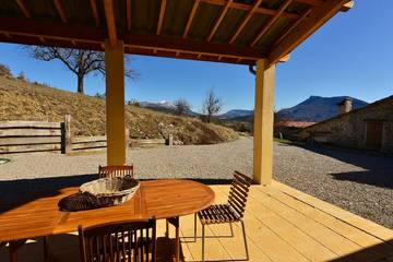 Gîte pour 2 personnes, avec terrasse dans Hautes-Alpe