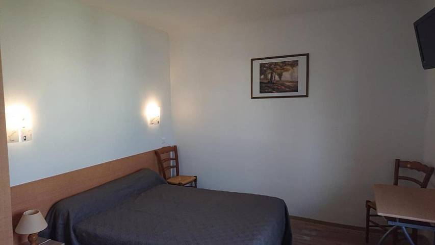 Hôtel pour 2 personnes, avec terrasse et vue à La Cavalerie - 4