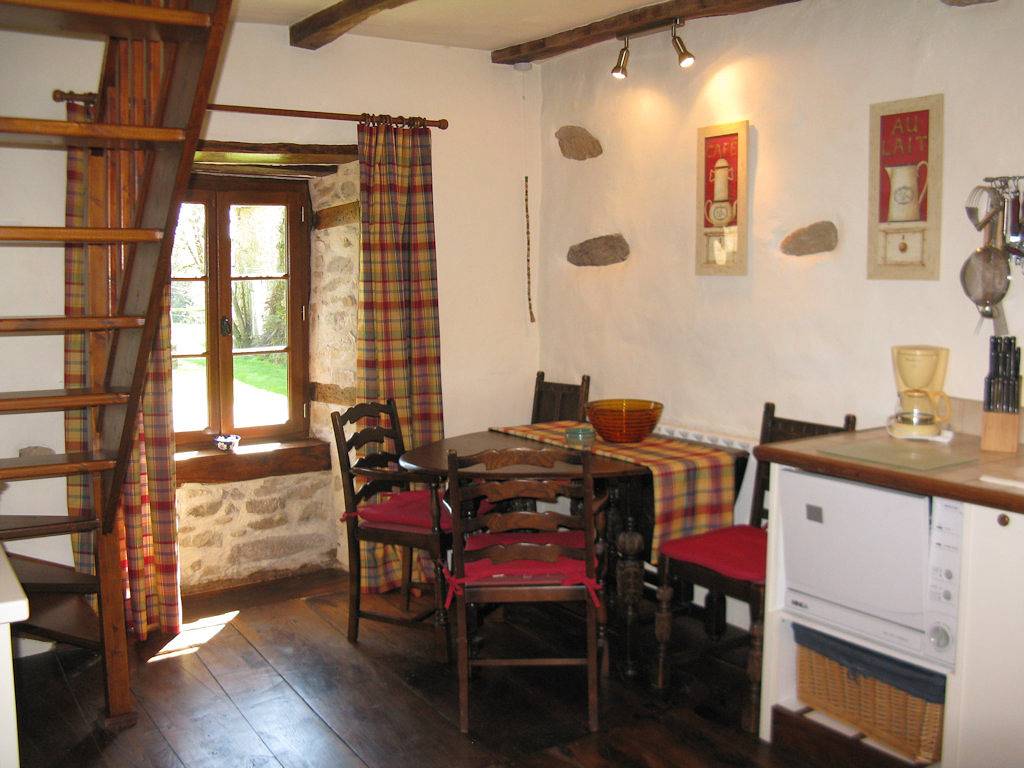 La Petite Chabrenas cottage in Meuzac, Région de Limoges