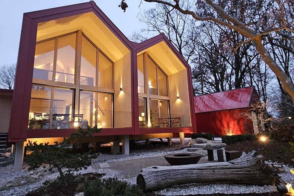 Rubinrote Giebel - Mondholzhaus am See in Schondorf, Ammersee