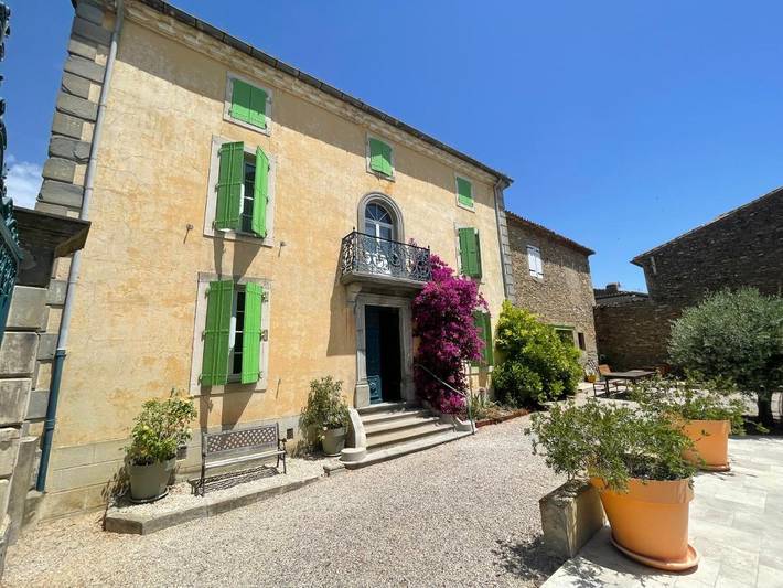 Chambre d’hôte pour 2 personnes, avec Terrasse et Jardin ainsi que Piscine et Vue à Conilhac-Corbières