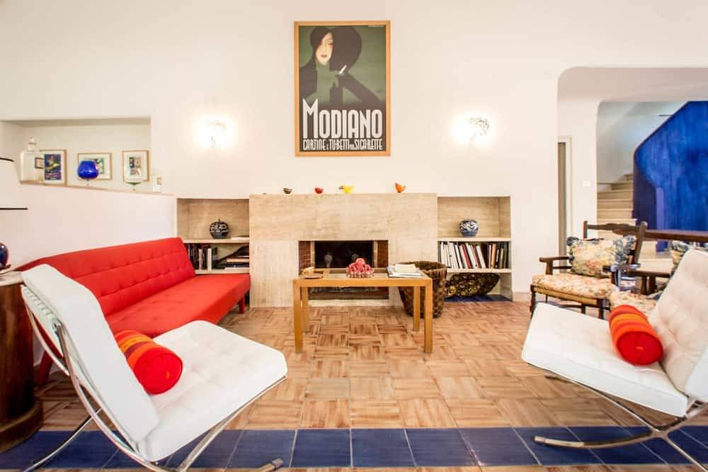 Villa in Marina Dei Ronchi mit 7 Schlafzimmern 14 Schlafplätzen in Massa, Italienische Riviera