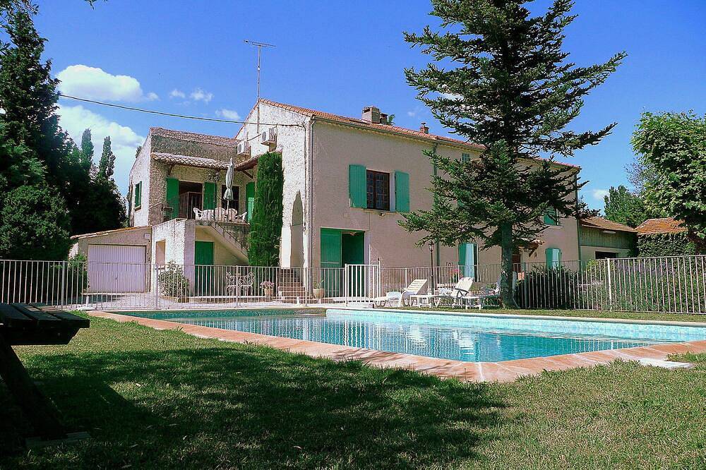 Gîte pour 6 Personnes dans Avignon, Provence