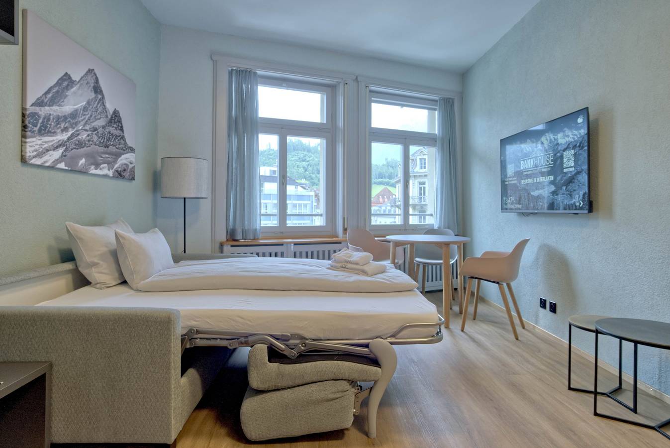 Entire holiday apartment, Bank House Apartment L305 in Interlaken, Lake Thun