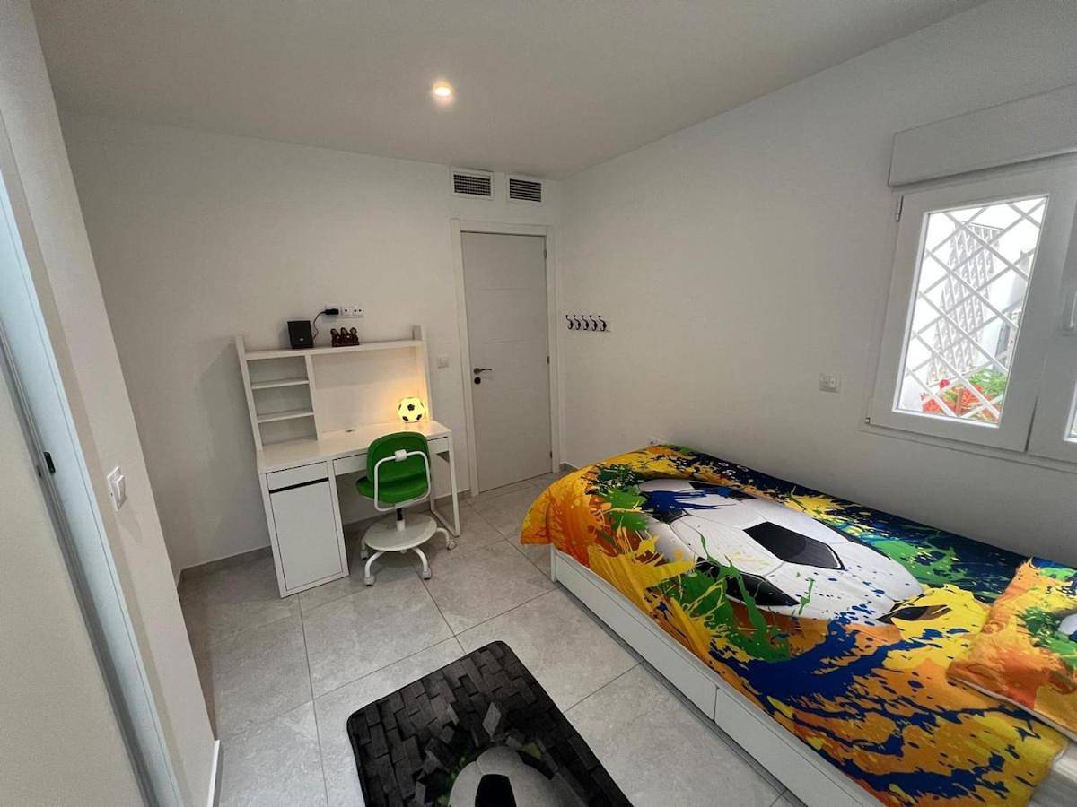 Apartamento entero, Three-Bedroom Apartment in Arroyo de La Miel, Benalmádena