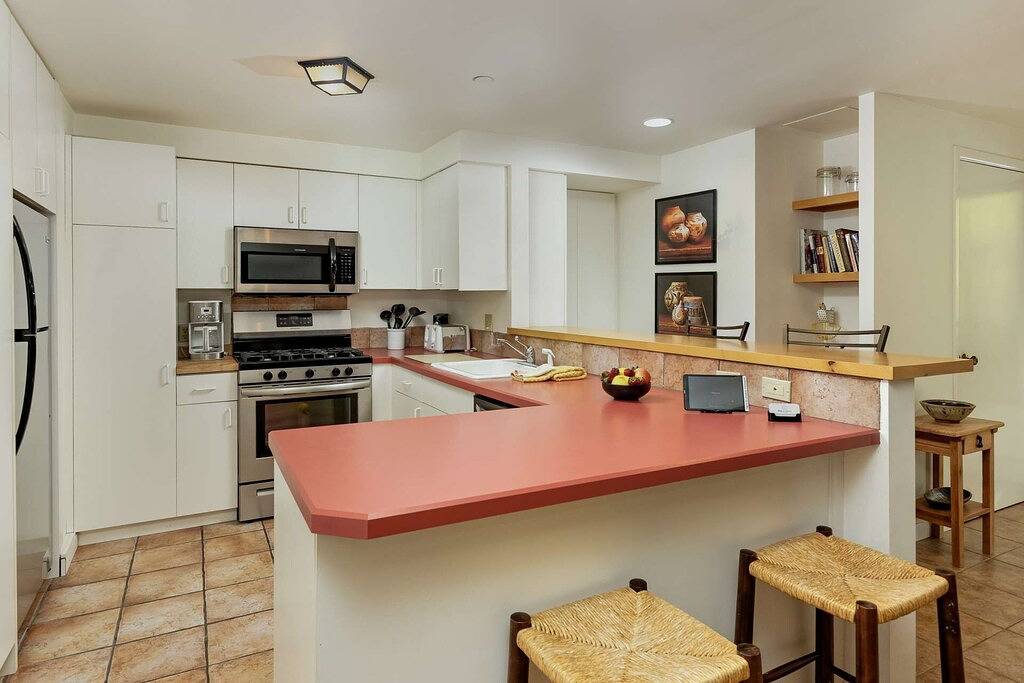 Ganze Wohnung, Große Terrasse, Blick auf die Berge, 3 Blocks zu Aspen Mtn & Town, alles zu Fuß. Hölzerner brennender Kamin in Aspen, Aspen Snowmass