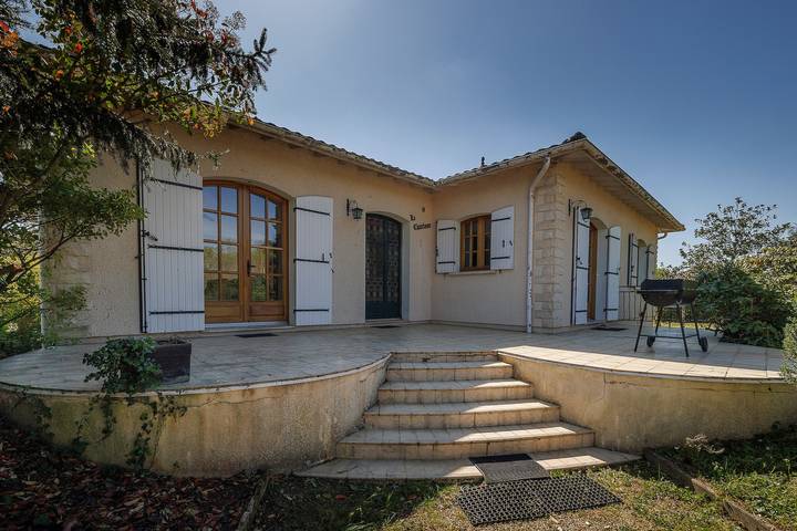 Gîte pour 6 personnes, avec jardin et terrasse à Saint-Seurin-sur-l'Isle