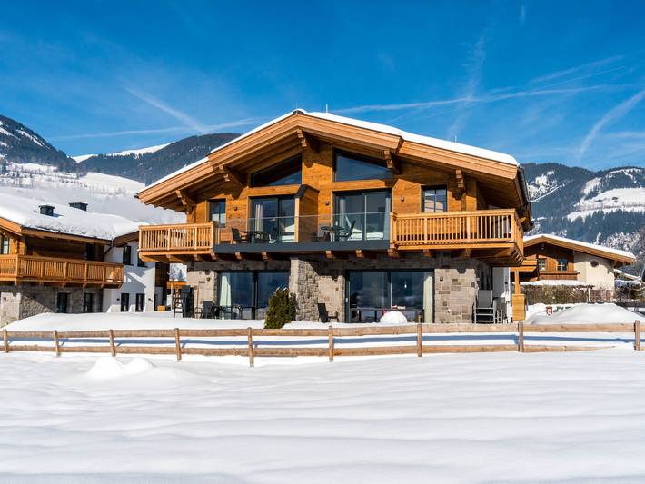 Ferienhaus für 10 Personen, mit Balkon und Terrasse sowie Garten und Sauna in Mühlbach am Hochkönig