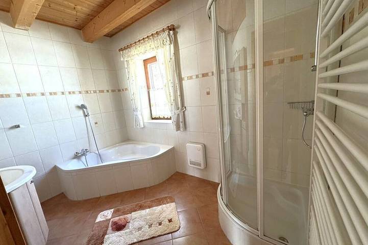 Top Ferienhaus mit 4 Schlafzimmern, Sauna, Kamin u .Internet Wlan in Reichenau (Österreich), Nockberge