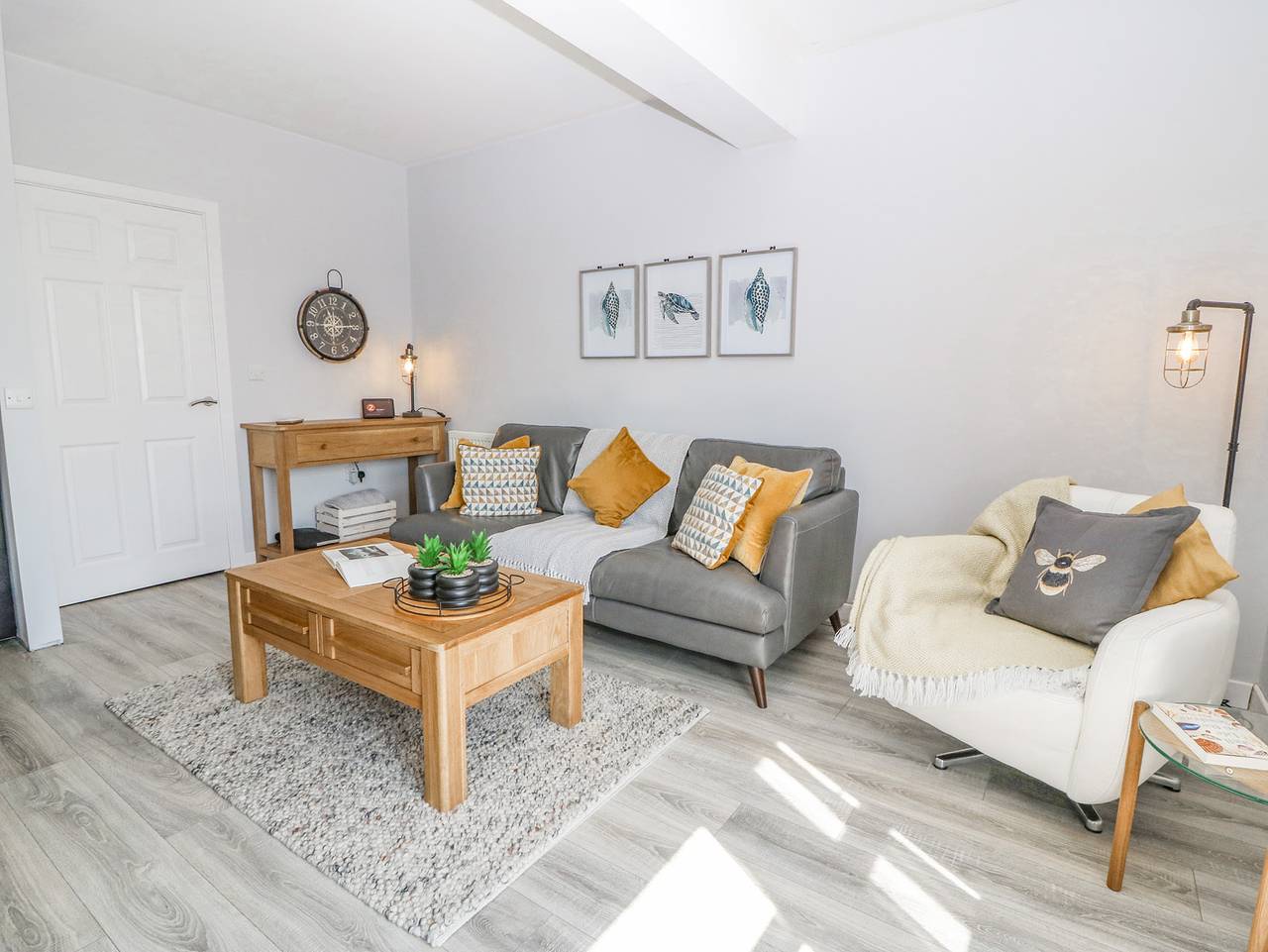 Entire apartment, Sea La Vie in Benllech, Isle of Anglesey