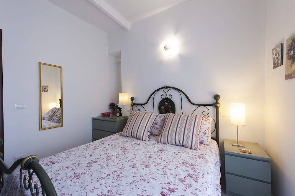 Casa Rosa Cottage indipendente nel villaggio con terrazza sul tetto, giardino, barbecue e Wifi gratuito in Bugnara, Provincia di L'Aquila