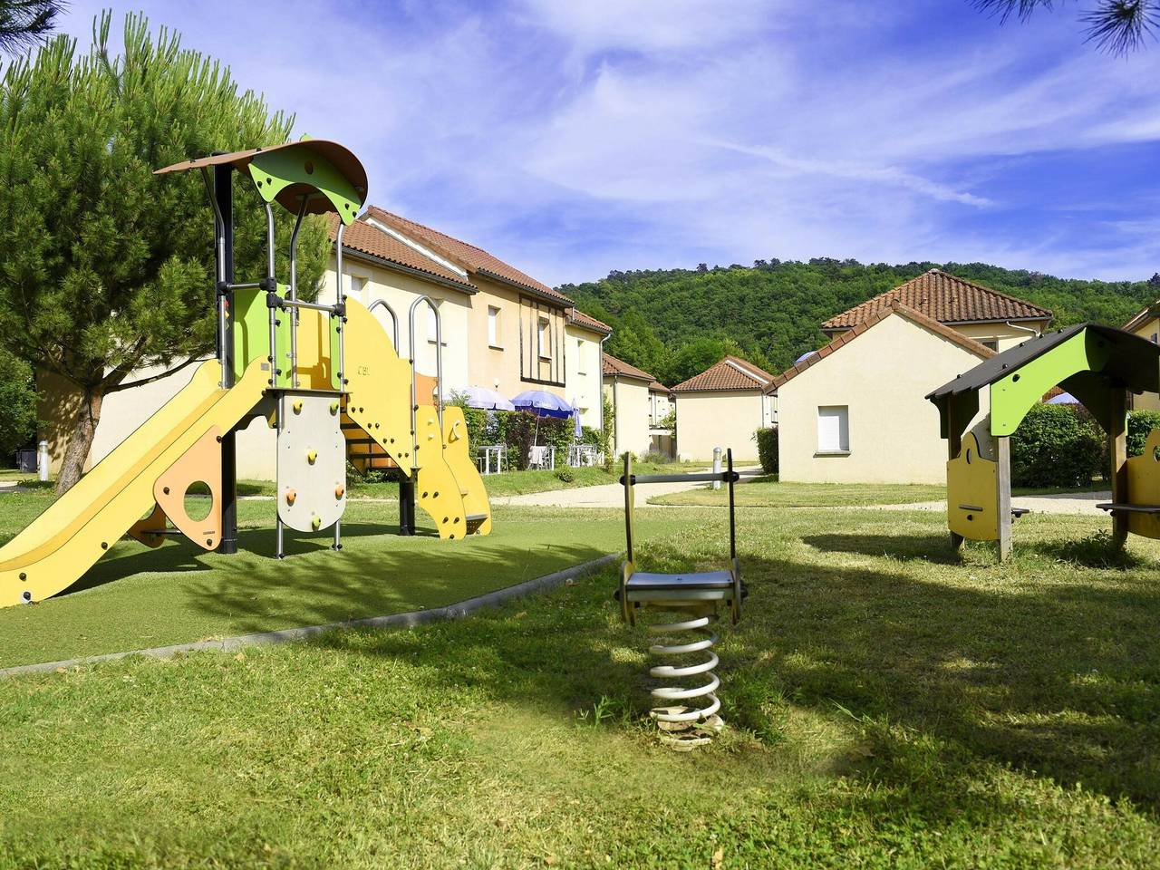 Apartamento entero, Apartamento en Francia con Vista a la Piscina in Montignac, Périgord Noir