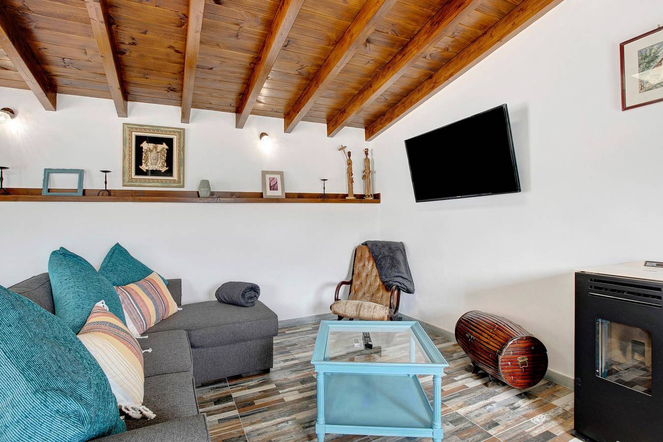 Casa de vacaciones "La Bodega de Julián" con vistas a la montaña, piscina privada y Wi-Fi in San Cristóbal de La Laguna, Tenerife Norte