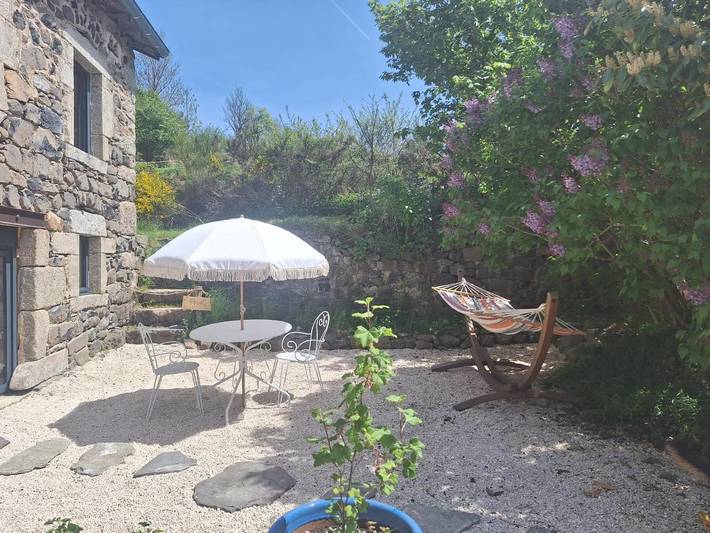 Location de vacances pour 2 personnes, avec jardin ainsi que vue et terrasse dans Lac de Lavalette - 4