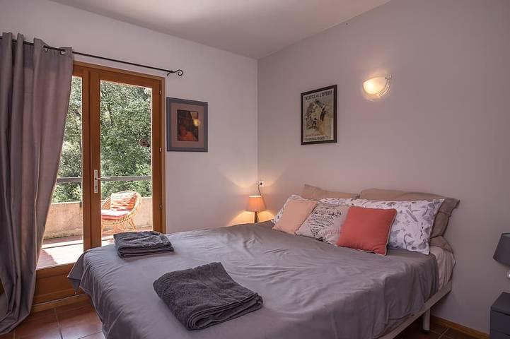 Location de vacances pour 7 personnes, avec jardin et terrasse à Cabrerolles - 2