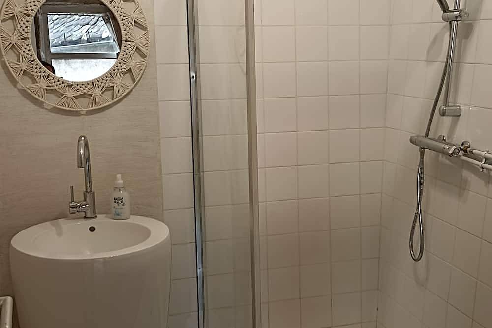 Appartement entier, Chambre à la campagne avec jardin in Junhac, Région d'Aurillac