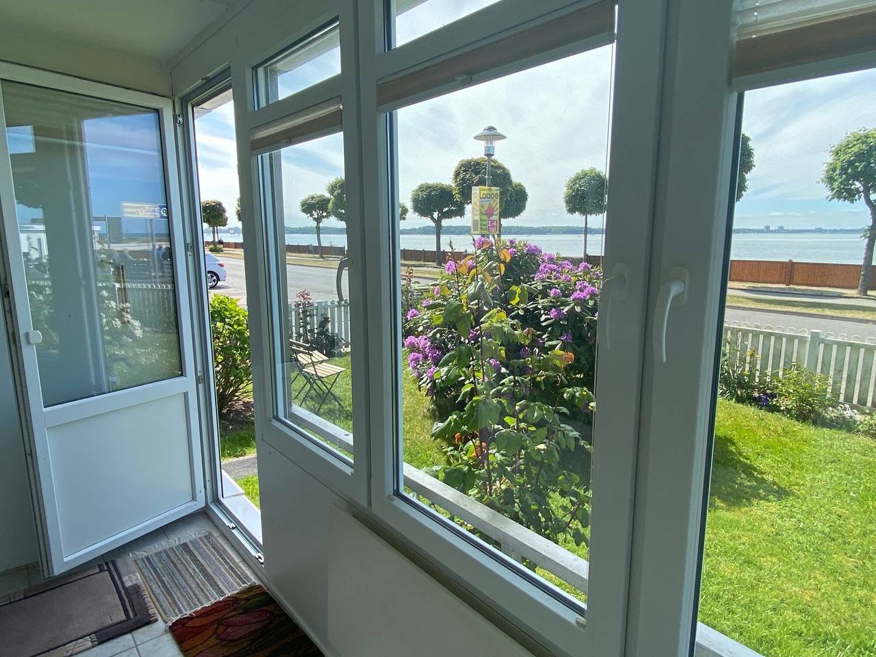 Ganze Wohnung, Ferienwohnung 'Fördetraum, Erste Reihe,Strand 20 M' mit Meerblick, Privatem Garten und Wi-Fi in Kieler Förde, Laboe