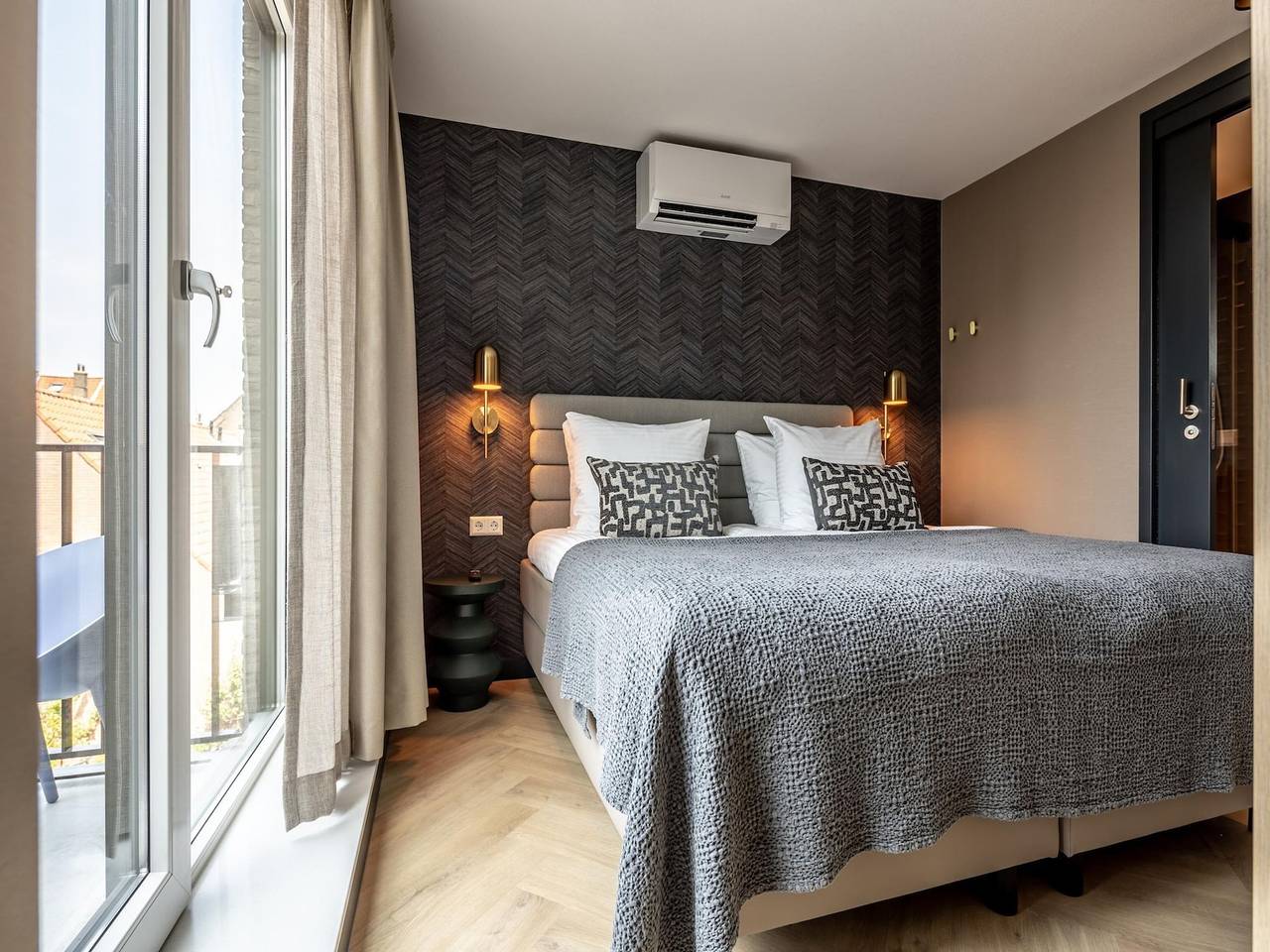 Entire apartment, Playful and luxurious apartment in heart of Delft. in Delft, Stadsgewest Haaglanden