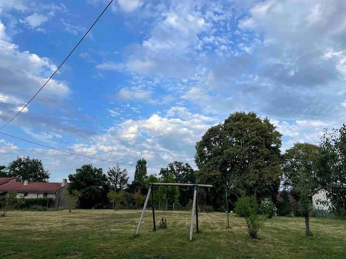 Location de vacances pour 8 personnes, avec jardin ainsi que vue et balcon à Mézières-sur-Issoire - 2