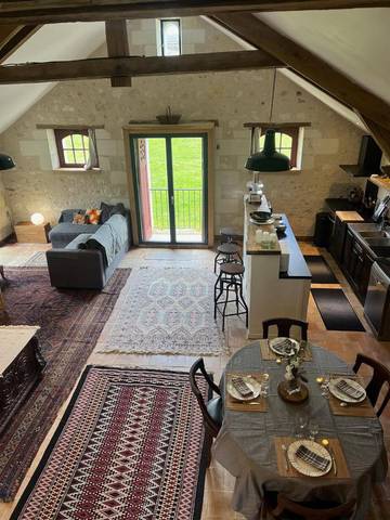 Gîte pour 4 personnes, avec vue sur le lac ainsi que vue et jardin à Faverolles-sur-Cher