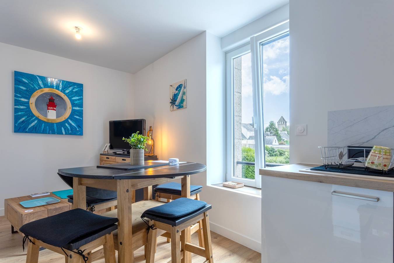 Appartement entier, Joli appartement lumineux à 150m de la Mer (Wi-Fi gratuit) in Fouesnant, Côte de Cornouaille