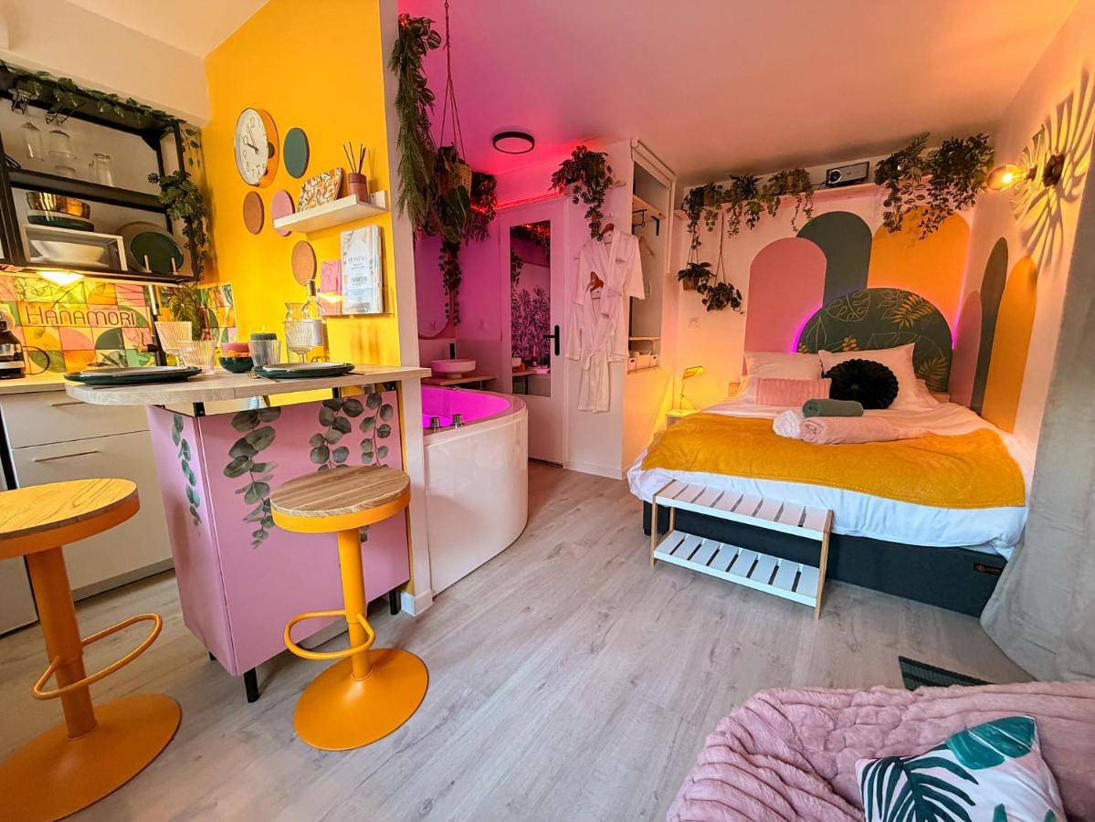 Appartement entier, Hanamori, Suite Balnéo & Cinéma proche Grenoble in Sassenage, Parc naturel régional du Vercors