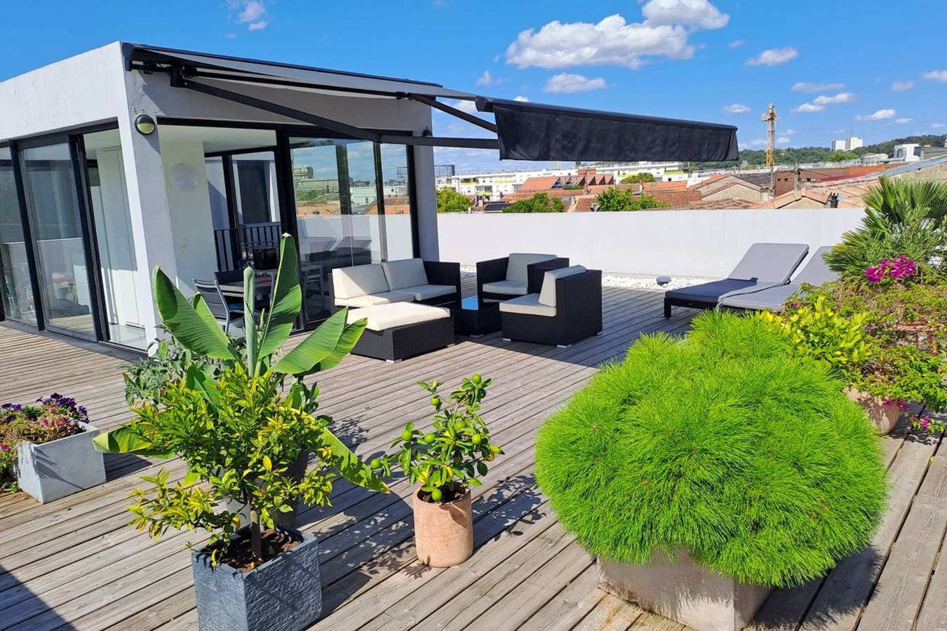 Appartement entier, Nid spacieux et lumineux avec belle terrasse in Bordeaux, Région de Bordeaux