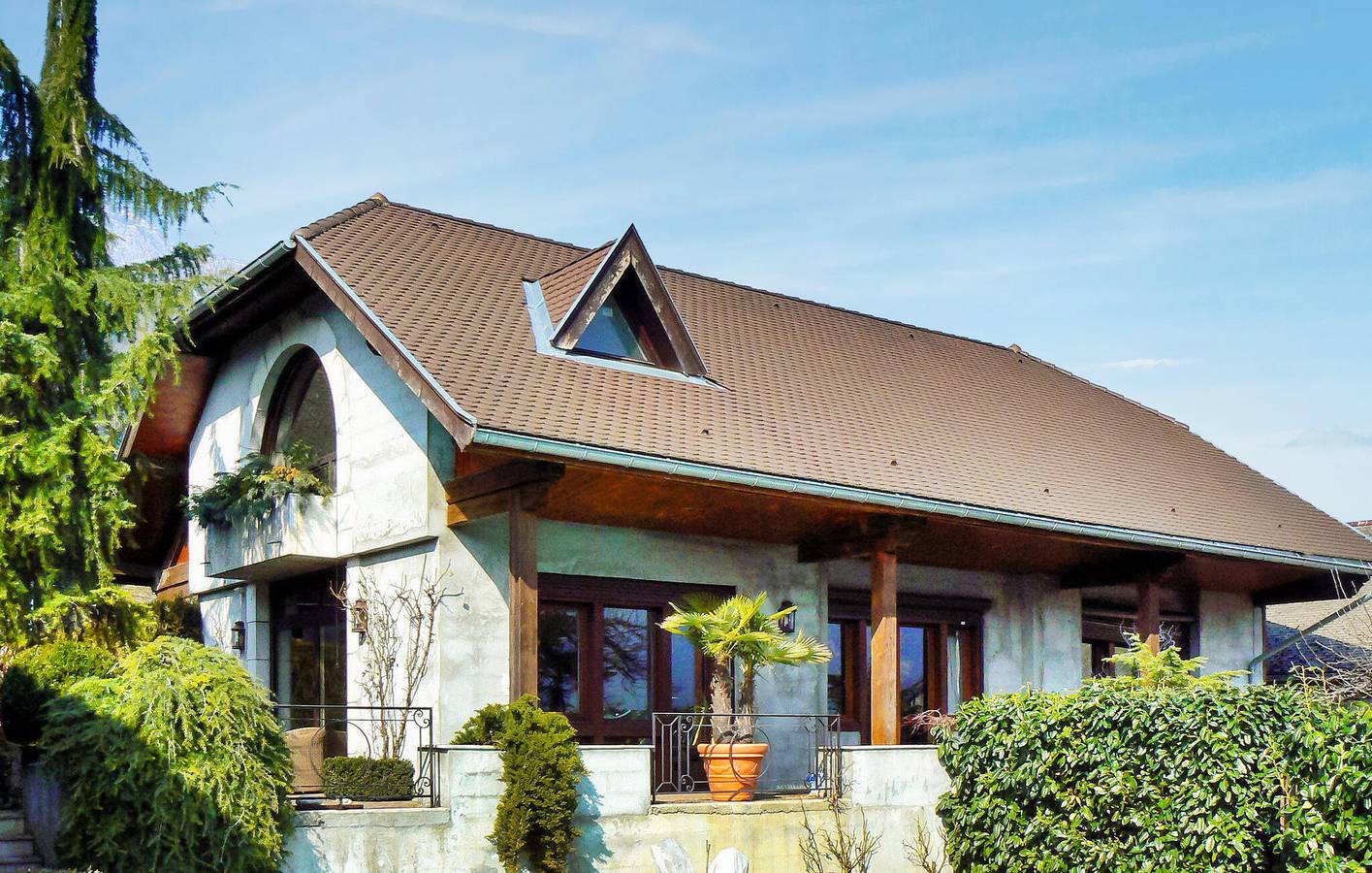 Retraite de luxe au bord du lac avec piscine, terrasse et parking in Doussard, Parc naturel régional du Massif des Bauges