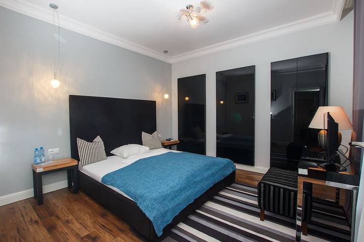 Small grand hotel for private use in Sudety (Polska)