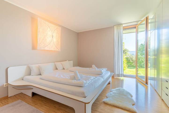 Ganze Wohnung, Gnadenseeblick – 107 m² mit Garten & Terrasse direkt am See in Allensbach, Untersee