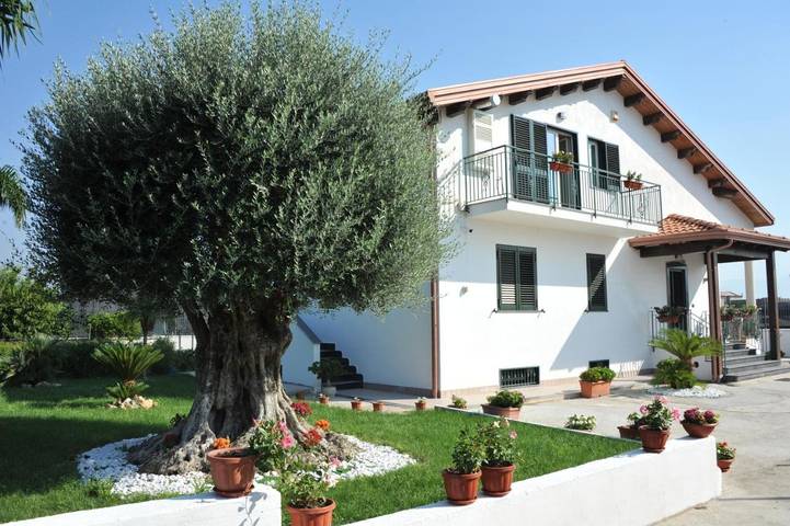 B&b per 3 persone, con panorama e giardino in Santa Maria la Carità