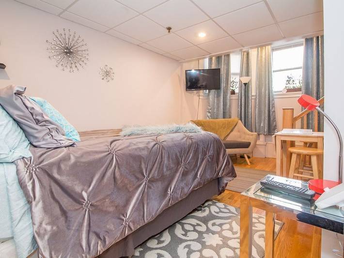 Vacation rental for 2 people, with terrace in Brookline