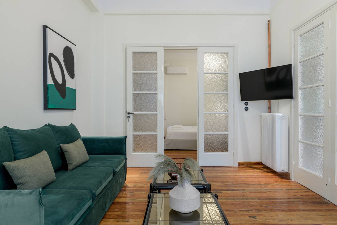 Entire apartment, 3Bdr Modern Design & Bright Interiors in Plaka in Central Section of Athens, Athens