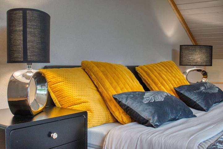 Contemporary villa with pool, spa and sauna in the heart of unspoilt nature in Rumilly, Annecy und Umgebung