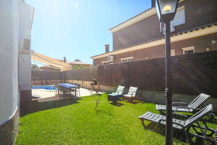 Casa rural para 10 personas, con jardín en Baix Camp - 4