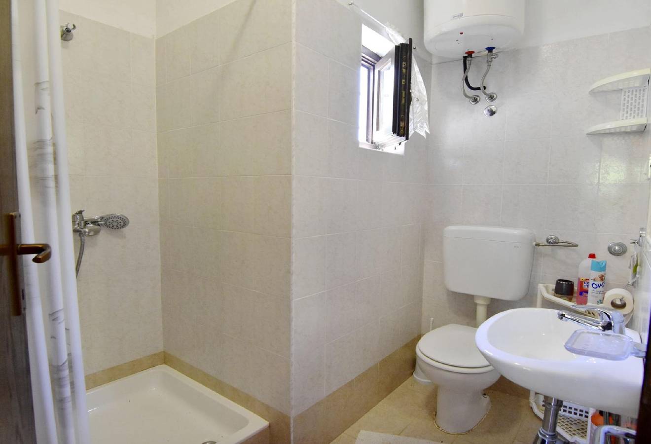 Ganze Ferienwohnung, Studio-Apartment in der Nähe des Strandes Zambratija in Zambratija, Umag und Umgebung